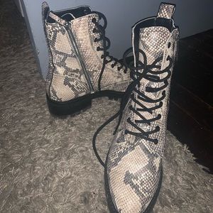 Dolce vita  snake skin combat boots
